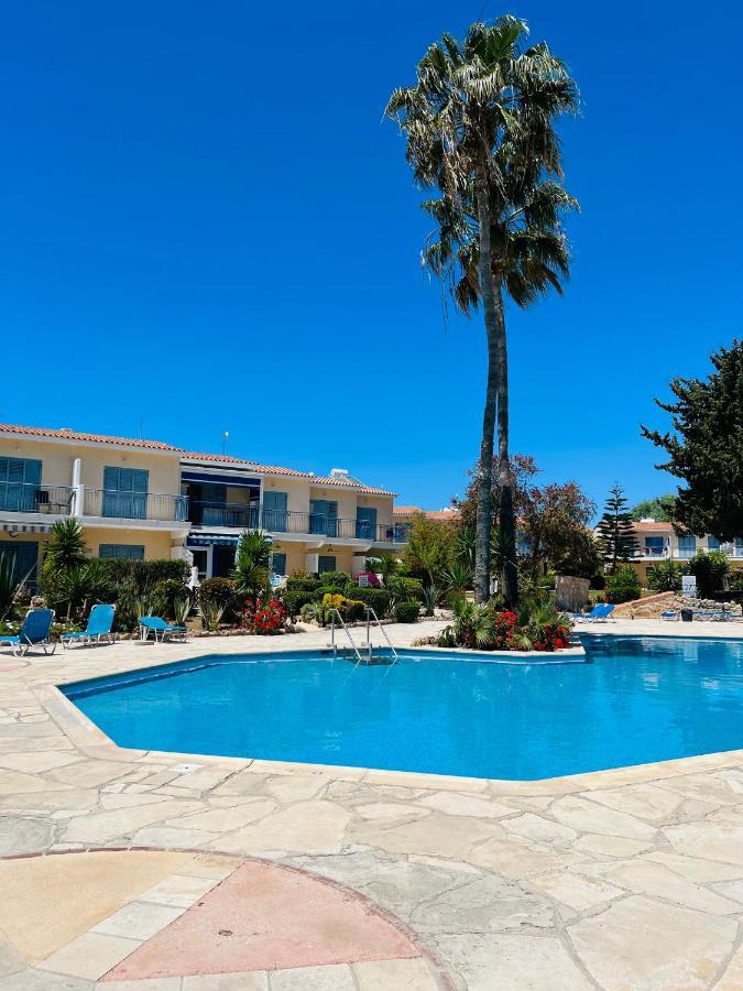 Golden Palms Paradise Garden Paphos Extérieur photo